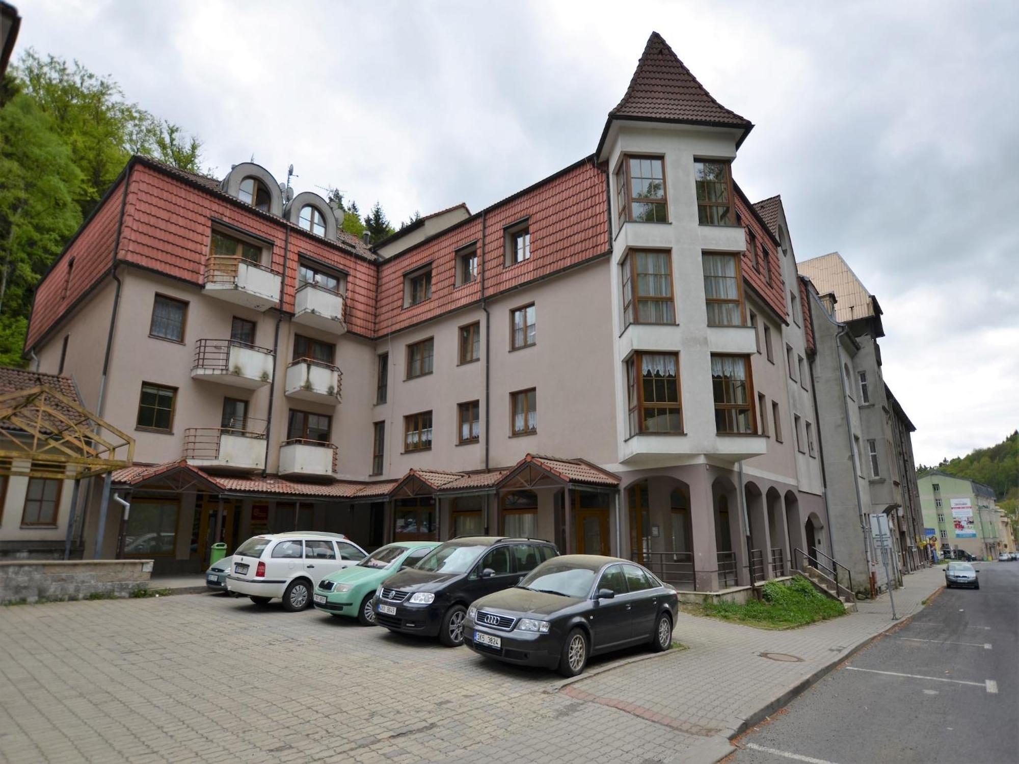 Snug Apartment In Jachymov Near Ski Area Exteriér fotografie